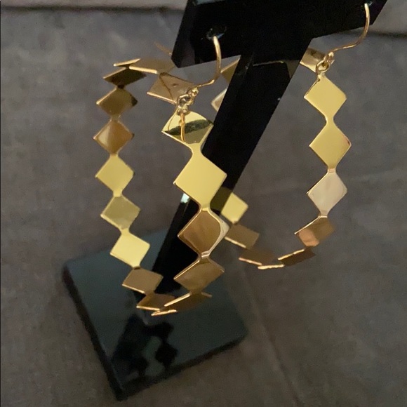 Oversized high shine gold hoop earrings - Picture 9 of 11